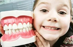 儿童假牙齿装一次管多长时间？