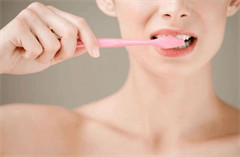 黄牙除了刷牙外怎么才能变白？