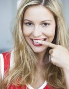 矫正龅牙的简单方法？