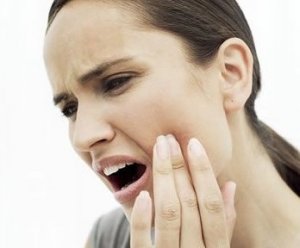 智齿肿痛怎么治疗